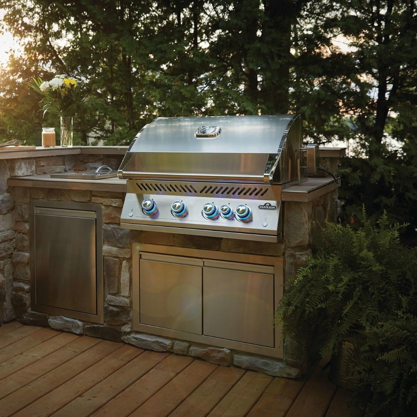 Napoleon Built-In 700 Series 32″ Gas Grill with Infrared Rear Burner