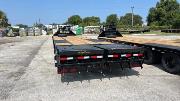 35 Foot Big Tex Tandem Dual Wheel Axle with Mega Ramp Black Gooseneck Trailer (22GN-35D5A-MRBK)