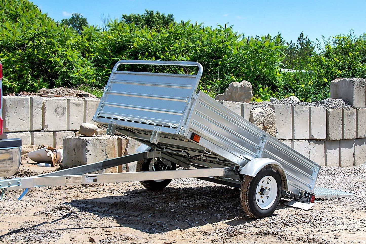 DK2 5-ft x 7-ft Steel Utility Trailer with Ramp Gate ( 1639-lb Capacity ) 2491713