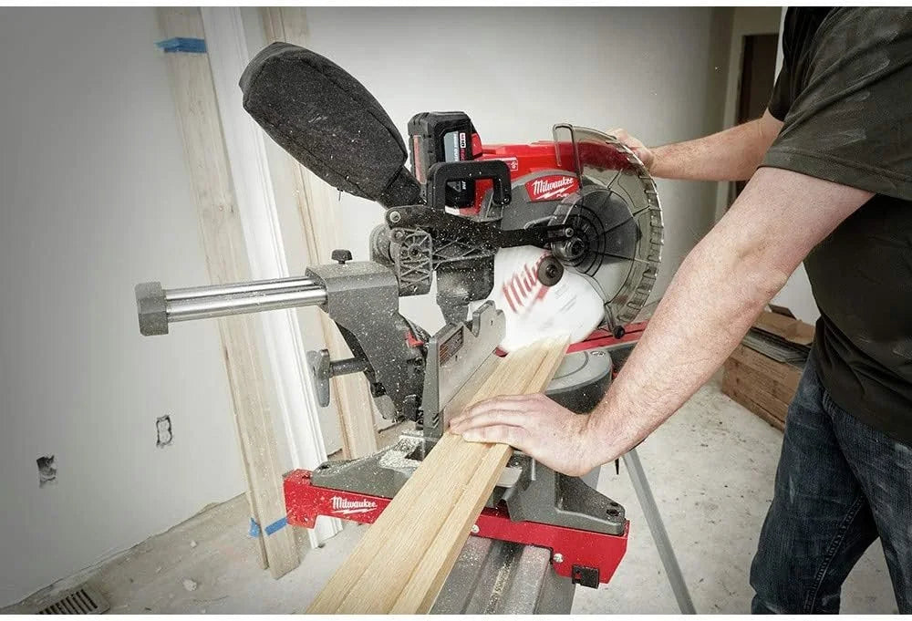 Milwaukee 18V Lithium-Ion Brushless Cordless 12 in. Dual Bevel Sliding Compound
