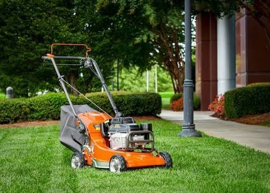 Husqvarna W520 Commercial Lawn Mower