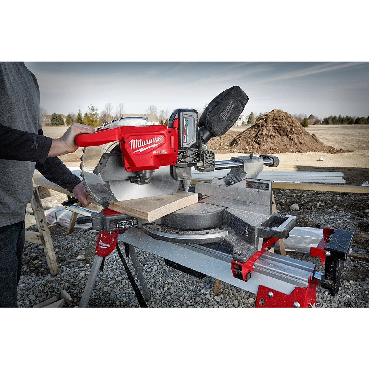 SKIL SPT88-01 12″ Worm Drive Dual Bevel Sliding Miter Saw